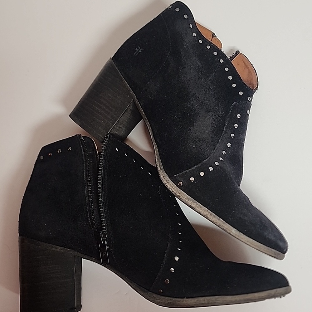 FRYE Nora black ankle boots with studded detail 2 3/4 chunky heel sz 8B Western - Picture 9 of 12